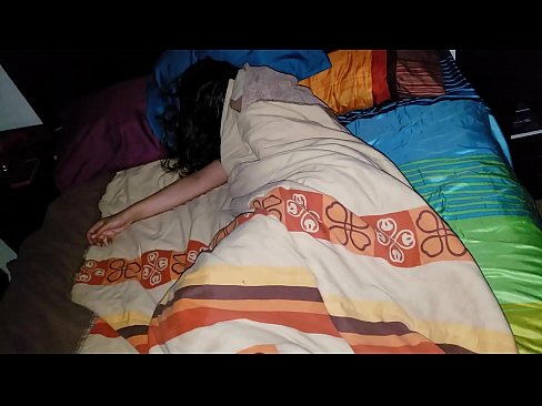 ❤️ Pāvests, kas bārdina savu jauno pamāti, kamēr viņa guļ. Kaltais porno pie mums ﹏